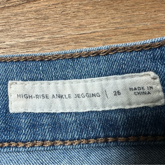 PacSun Ripped Blue Jeans with Patch - Picture 7 of 8